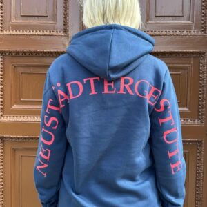 Hoodie im Gestütsdesign